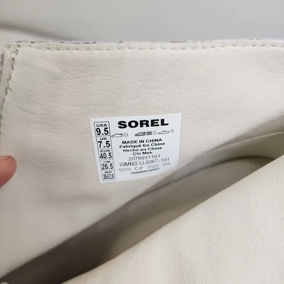 Sorel Zippered Leather Booties