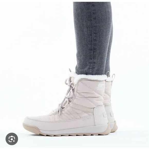 Sorel Whitney short lace up snow boot ski boots sz 9 vanilla white