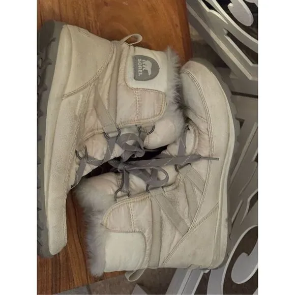 Sorel Whitney short lace up snow boot ski boots sz 9 vanilla white