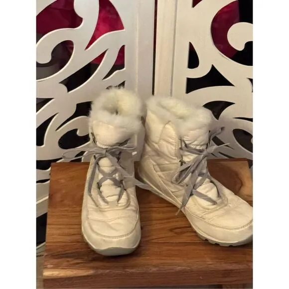 Sorel Whitney short lace up snow boot ski boots sz 9 vanilla white