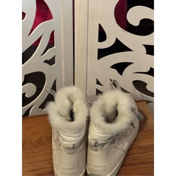 Sorel Whitney short lace up snow boot ski boots sz 9 vanilla white