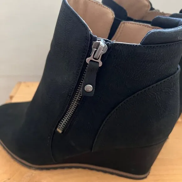 Soul Naturalizer Size 8.5 W Black Haley Fabric Wedge Heel Ankle Bootie Boots