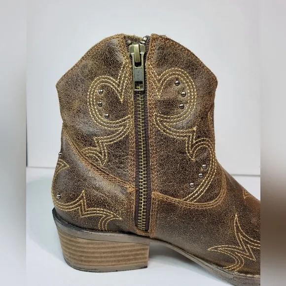 Sterling River Brown Embroidery Stud R-Toe Cowgirl Booties Women's Size 8.5