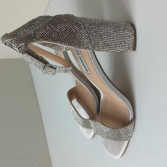 Steve Madden CARRSON RHINESTONES Heels Women's 8 Silver Shoes