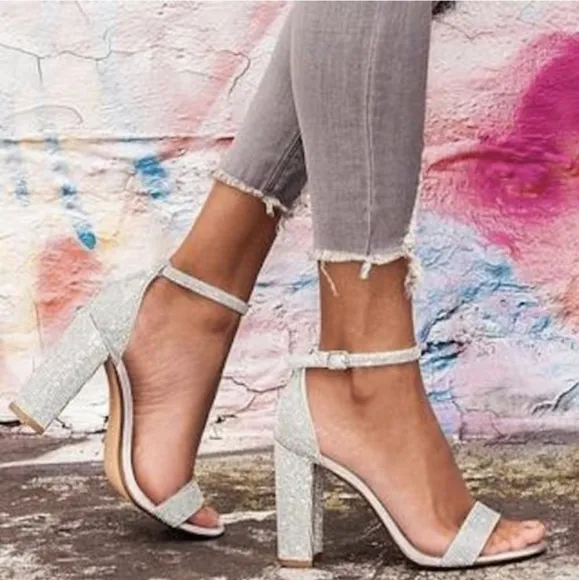 Steve Madden CARRSON RHINESTONES Heels Women's 8 Silver Shoes