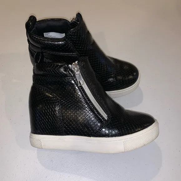 Steve Madden Jwinny girls wedge sneakers heels- heel boot