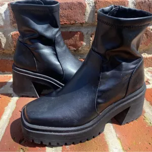 Steve Madden Platform Leather Boots Pleather Faux Size 6