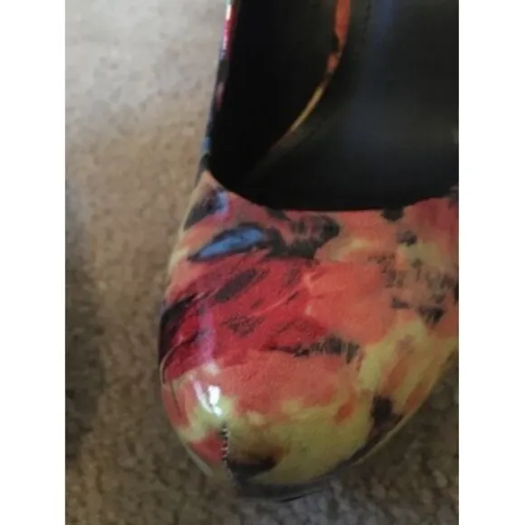 Steve Madden Women's Patent Faux Leather Colorful Floral Heels Pumps Size 9
