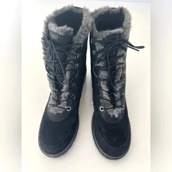 Stuart Weitzman Faux Fur Trim Black Suede &amp; Leather Lace Up Lug Sole Boots 9.5