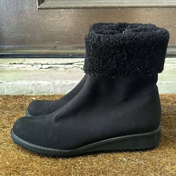 Stuart Weitzman Gore Tex Ankle Boots With Faux Fur Floor Sample NWOB Sz 8