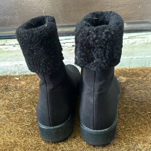 Stuart Weitzman Gore Tex Ankle Boots With Faux Fur Floor Sample NWOB Sz 8
