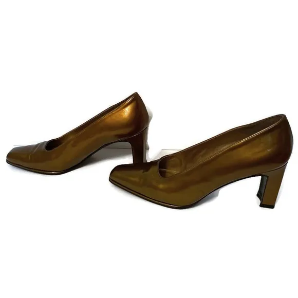 STUART WEITZMAN SHOES HEELS GOLD PATENT LEATHER PUMPS Italy Size 8 B