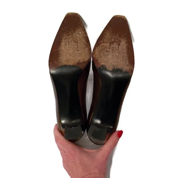 STUART WEITZMAN SHOES HEELS GOLD PATENT LEATHER PUMPS Italy Size 8 B