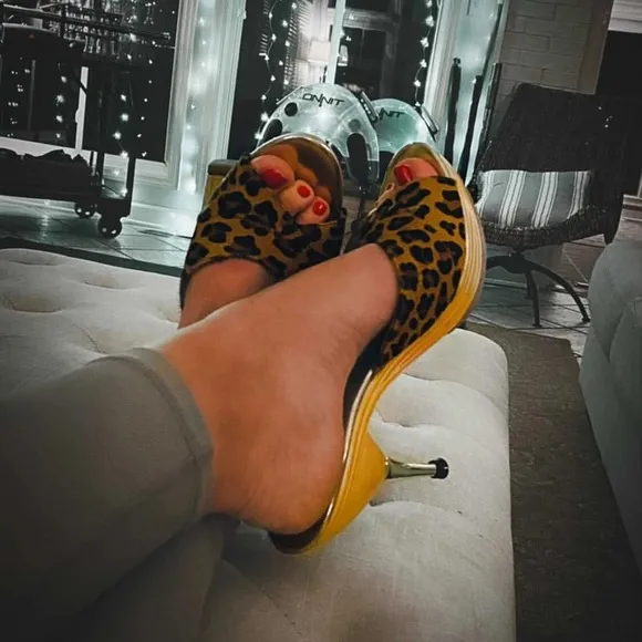 Sun Stepped Vintage Women Heels Shoes Size 8