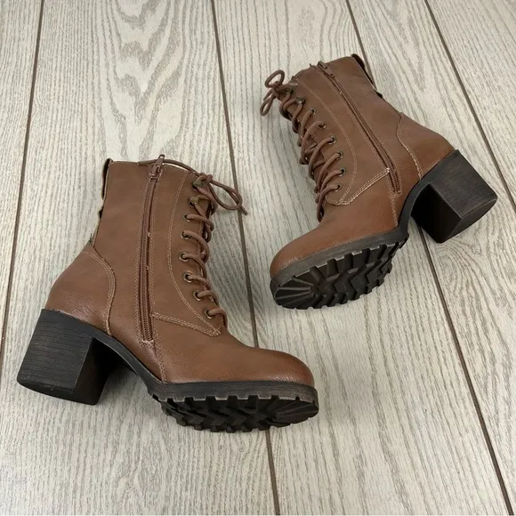 Sun   Stone Sloanie Lace-Up Lug Sole Hiker Booties 8.5M Tan Faux Leather $80