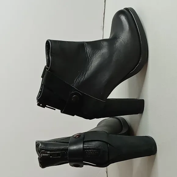 Surface to Air -Leather Ankle Bootie -Made in Portugal - size 36/6