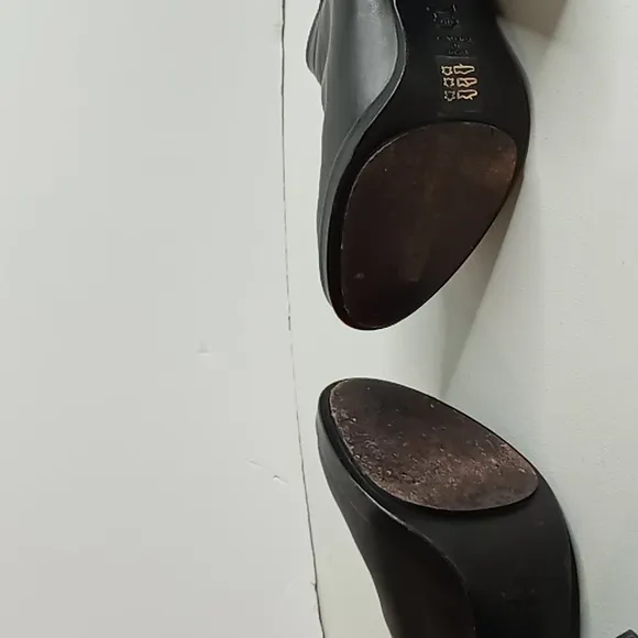 Surface to Air -Leather Ankle Bootie -Made in Portugal - size 36/6