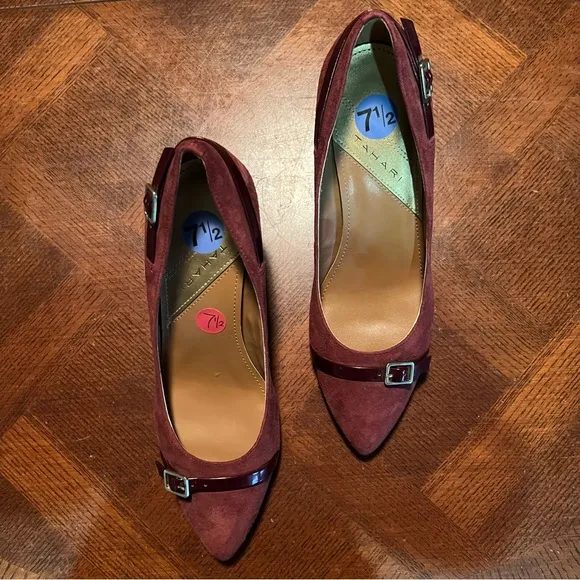 TAHARI SHOES WOME’S SUEDE HEELS