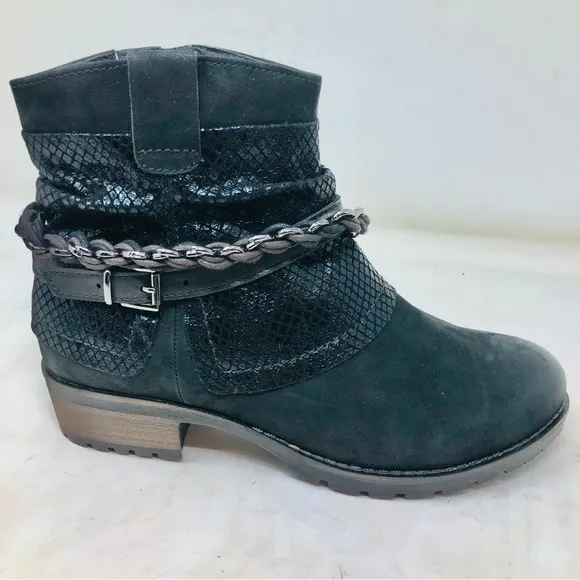 Tamaris Burnished Black Suede Ankle Boots