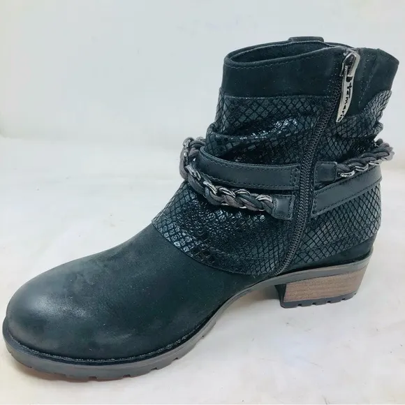 Tamaris Burnished Black Suede Ankle Boots