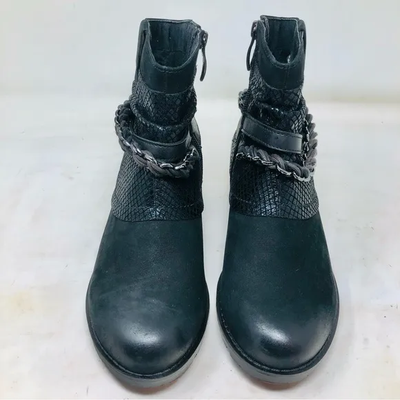 Tamaris Burnished Black Suede Ankle Boots