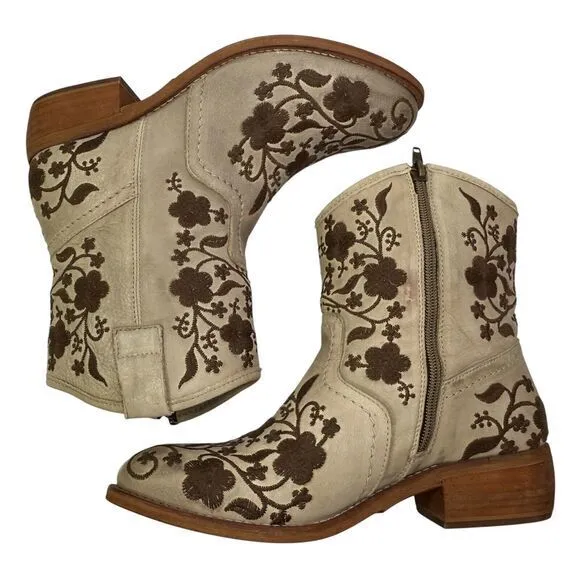 Taos Privilege Cream Leather Flower Embroidered Short Ankle Western Boots Size 8