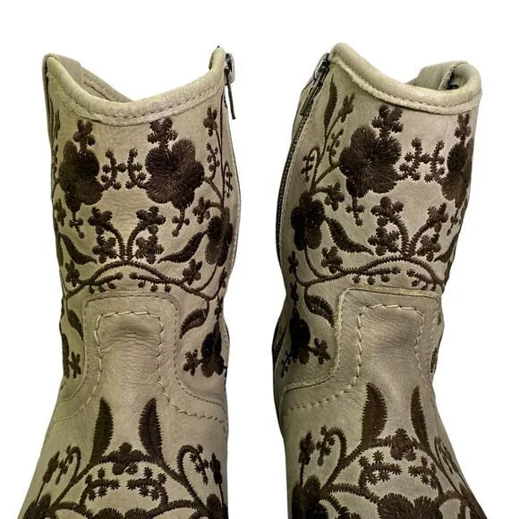 Taos Privilege Cream Leather Flower Embroidered Short Ankle Western Boots Size 8
