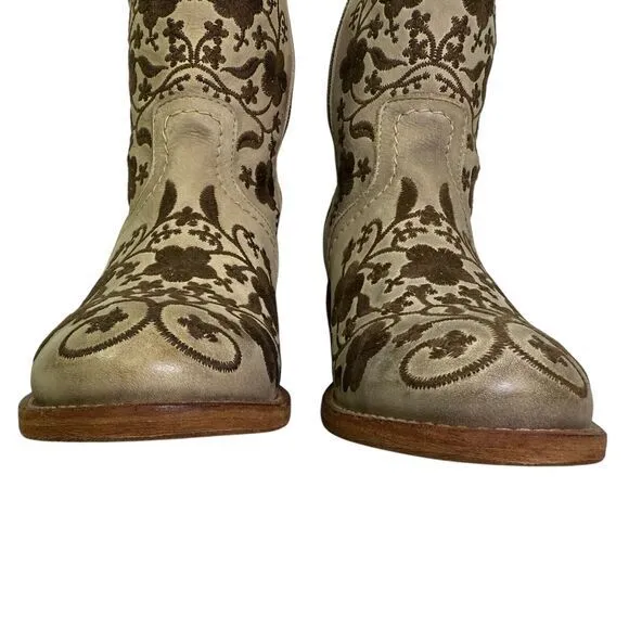 Taos Privilege Cream Leather Flower Embroidered Short Ankle Western Boots Size 8