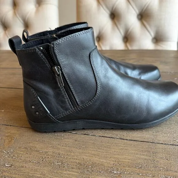 Taos Women's NEW Size 9M Black Double Zipper Select Comfort Leather Flat Boots