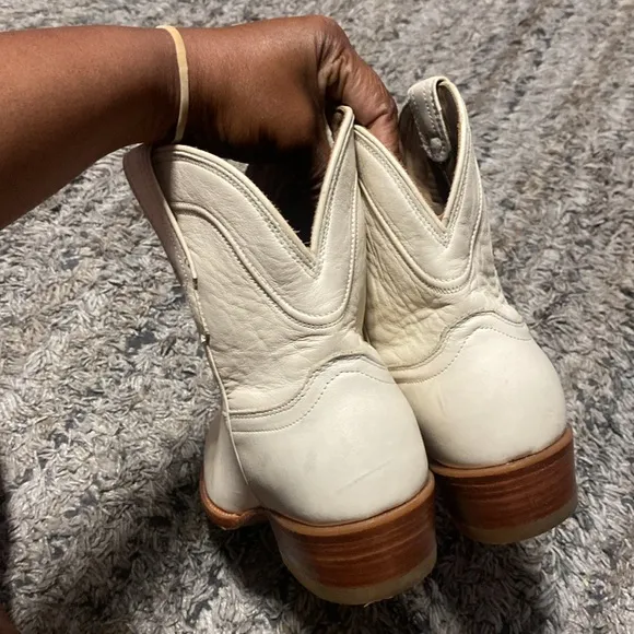 Tecovas Women's cream short Leather Western Boots sz 8.5