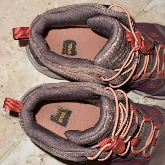 TEVA ARROWOOD 2 MID Plum‎ Waterproof Youth Hiking Shoes Boots Size 4