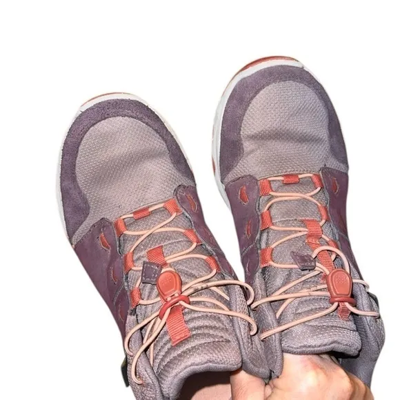 TEVA ARROWOOD 2 MID Plum‎ Waterproof Youth Hiking Shoes Boots Size 4