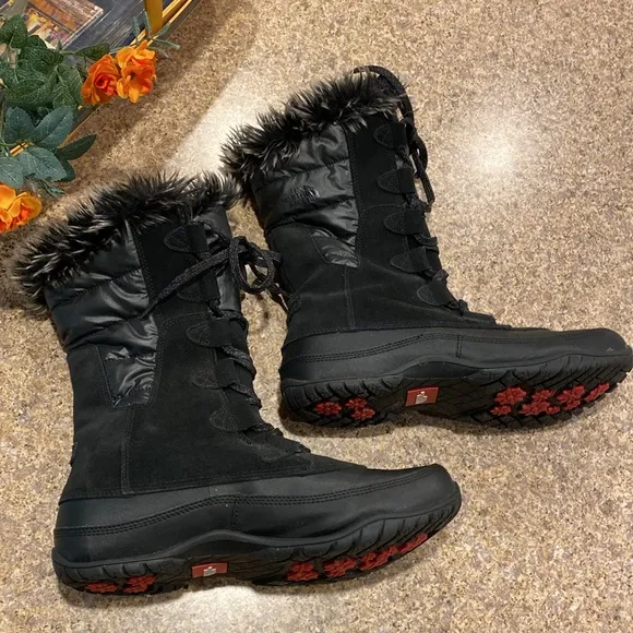 The North Face Black Boots Suede Faux Fur 10 620179 Waterproof (Nuptse Purna?)