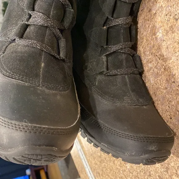 The North Face Black Boots Suede Faux Fur 10 620179 Waterproof (Nuptse Purna?)