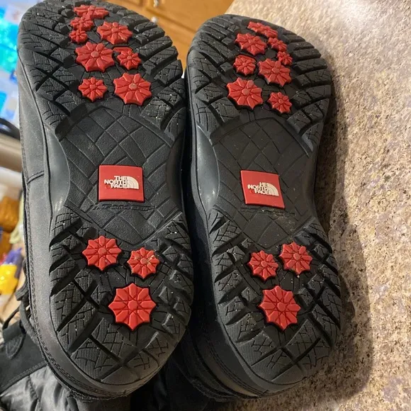 The North Face Black Boots Suede Faux Fur 10 620179 Waterproof (Nuptse Purna?)