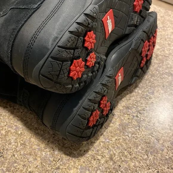 The North Face Black Boots Suede Faux Fur 10 620179 Waterproof (Nuptse Purna?)