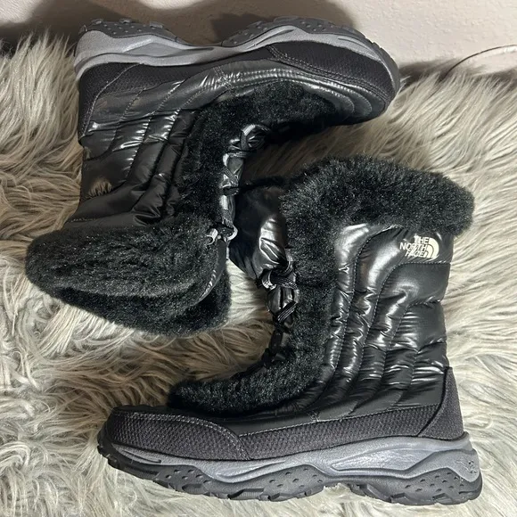 The North Face Girls Nuptse with Fur Boots Black Size 6