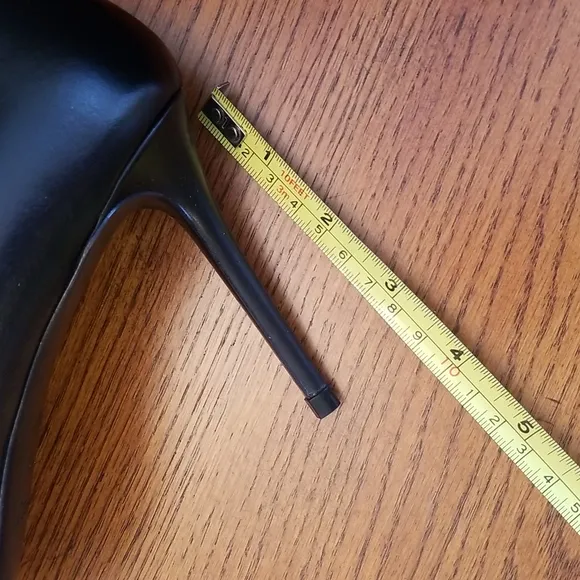 🆕️Theory Amria black leather heels, made in Italy