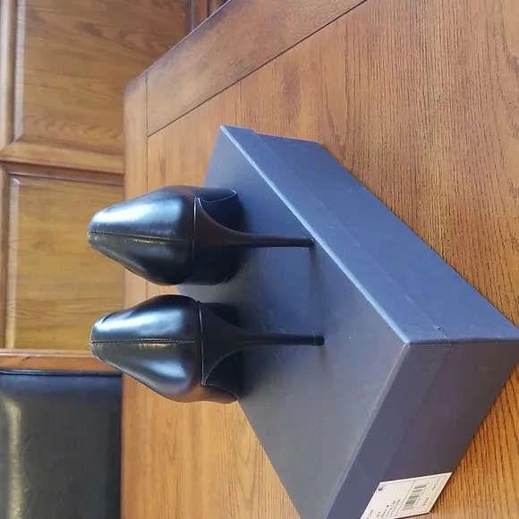 🆕️Theory Amria black leather heels, made in Italy