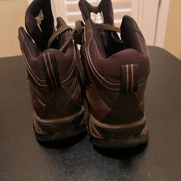 Timberland size 9 waterproof hiking boots 2730R