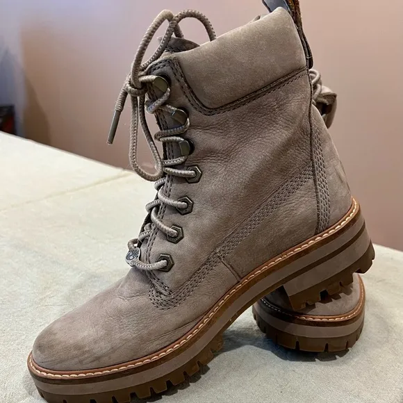 Timberland Women's Courmayeur Valley Faux Fur Boots