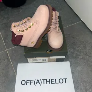 Timberland Women's Pink Boots
