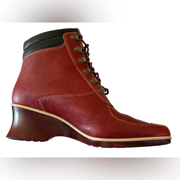 Timberland Women’s Square Toe Lace-Up Wedge Boots Size 6.5