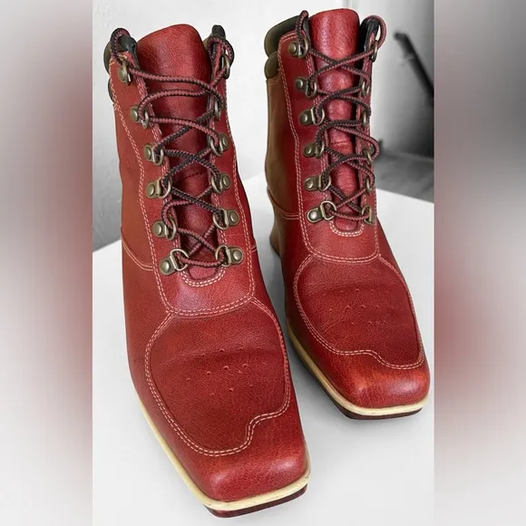Timberland Women’s Square Toe Lace-Up Wedge Boots Size 6.5