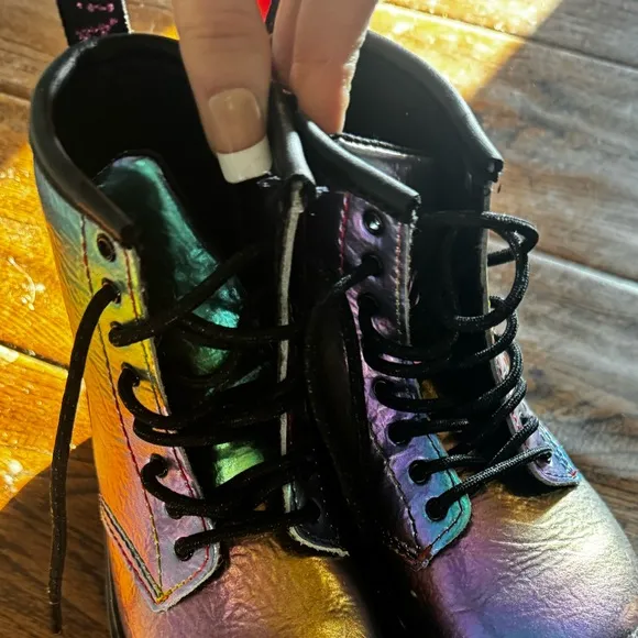 TODDLER DR MARTENS RAINBOW CRINKLE LEATHER LACE UP BOOTS