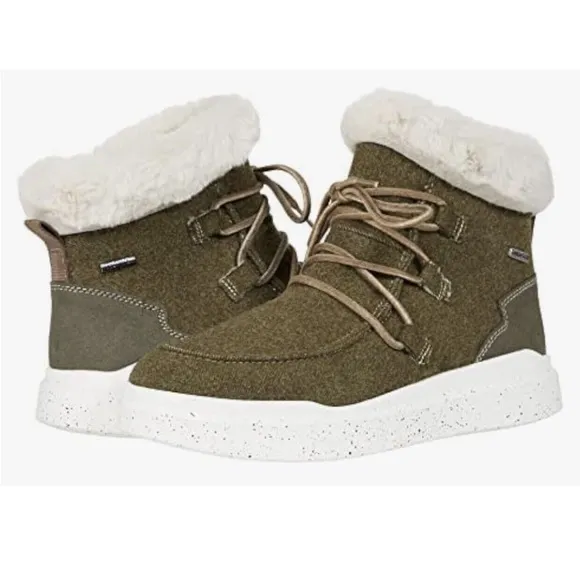 Tomika Green and White Winter Boots with Fluffy Lining Waterproof UK 42