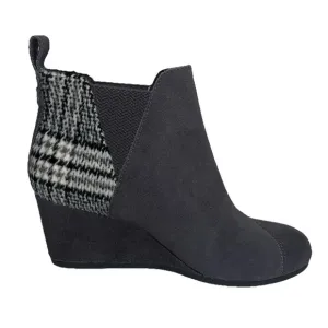 TOMS Kelsey NWOB Womens Ankle Wedge Boots Size 9.5W Gray Suede Plaid