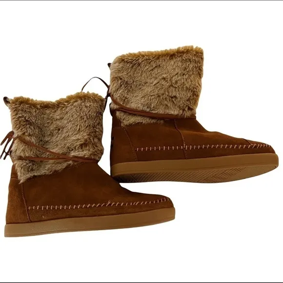 Toms Rawhide Genuine Suede Moccasin Nepal Boots