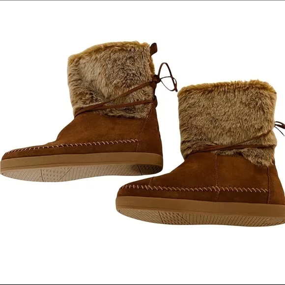 Toms Rawhide Genuine Suede Moccasin Nepal Boots