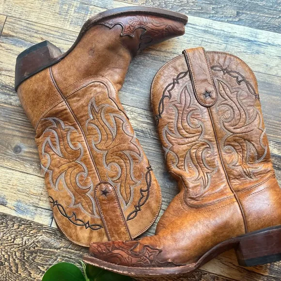 TONY LAMA 6 WOMENS SHORT COWBOY BOOTS LEATHER POINTED TOE GUC CHESTNUT BROWN